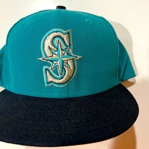 Mariners new era 5950 cooperstown collection. 7 3/8 m’s seattle great condition